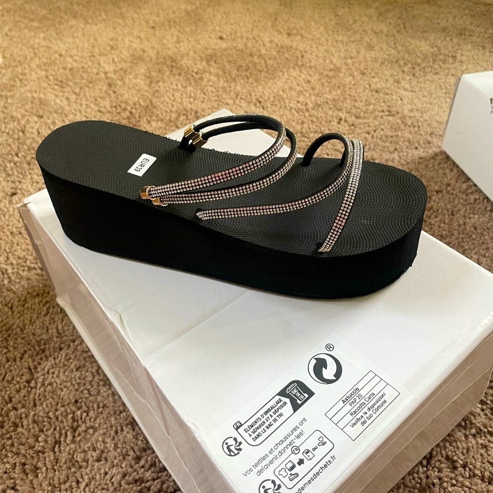 Y2K inspired platform sandals